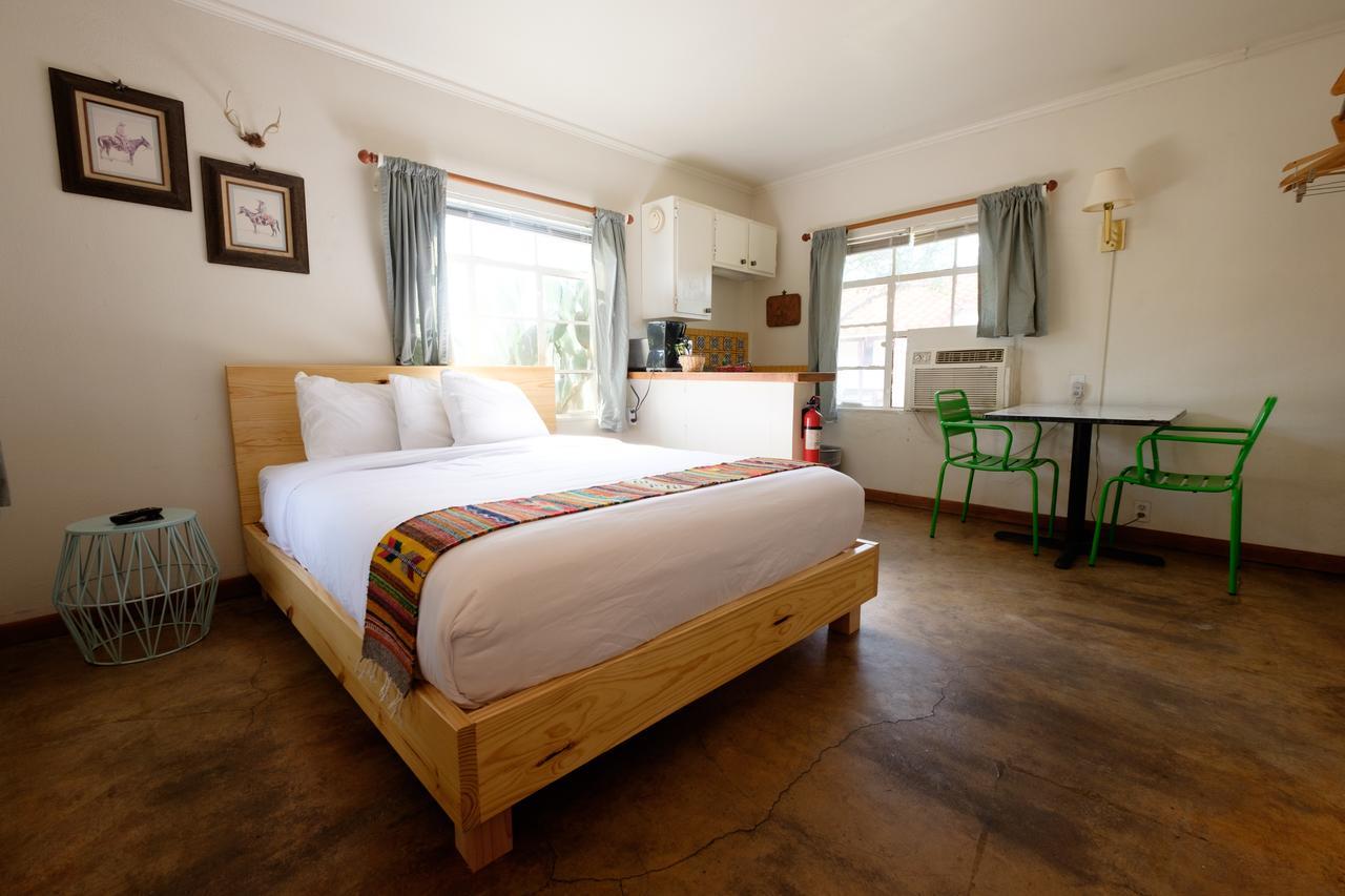 Antelope Lodge Alpine Buitenkant foto